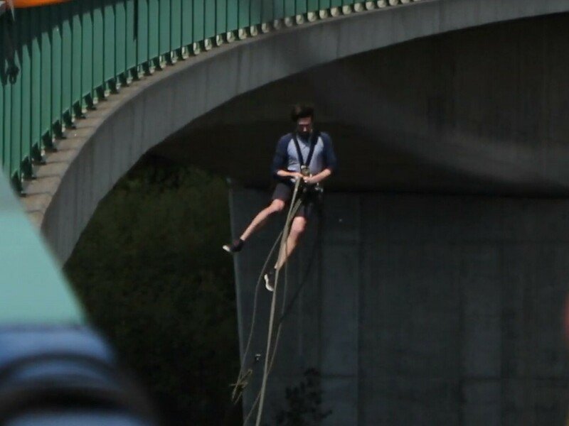 Chomutov: Bungee jumping na Kienově houpačce
