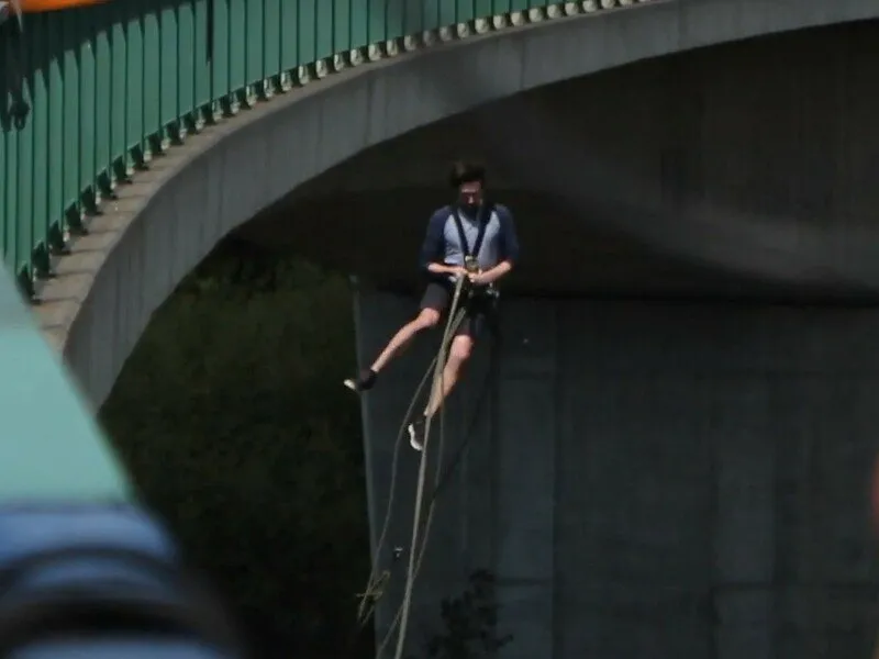 Chomutov: Bungee jumping na Kienově houpačce