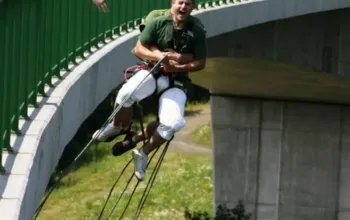 Chomutov: Bungee jumping na Kienově houpačce