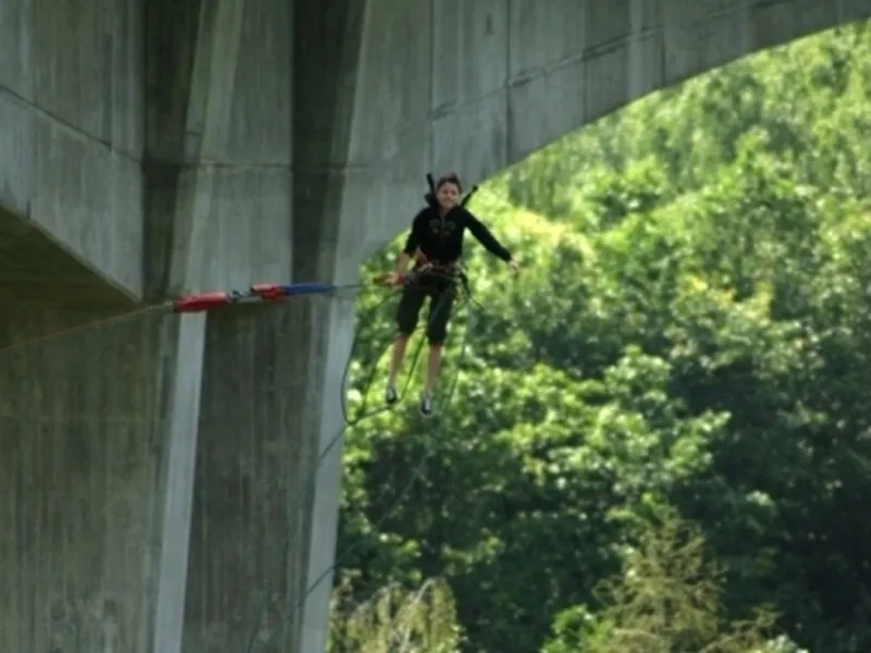 Chomutov: Bungee jumping na Kienově houpačce