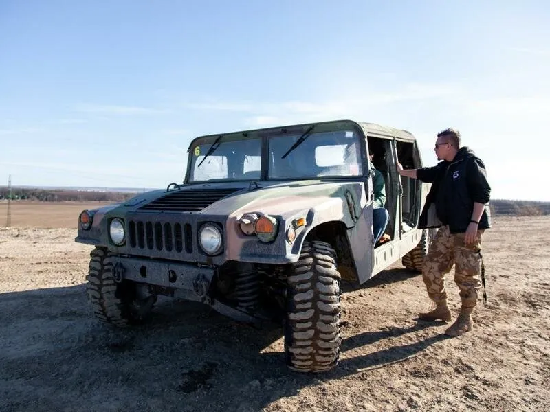 Řízení legendárního vozu Humvee