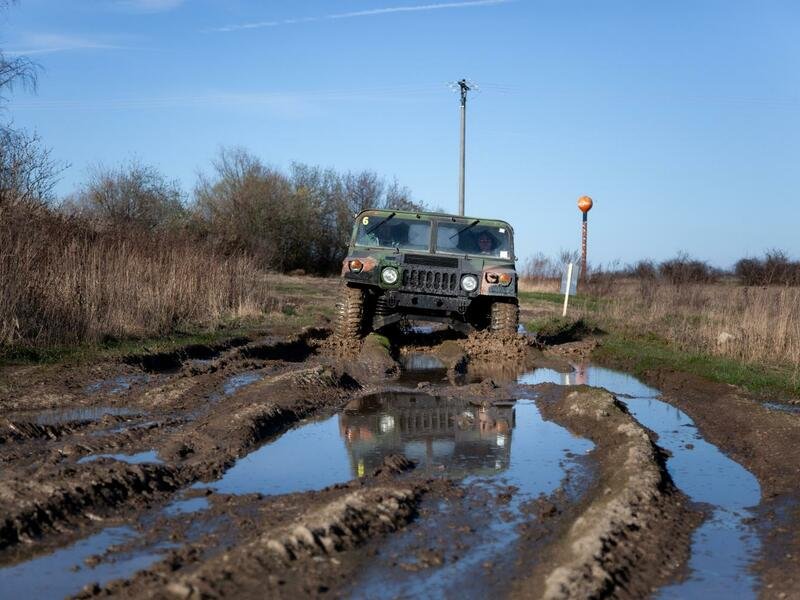 Řízení legendárního vozu Humvee