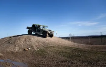 Řízení legendárního vozu Humvee