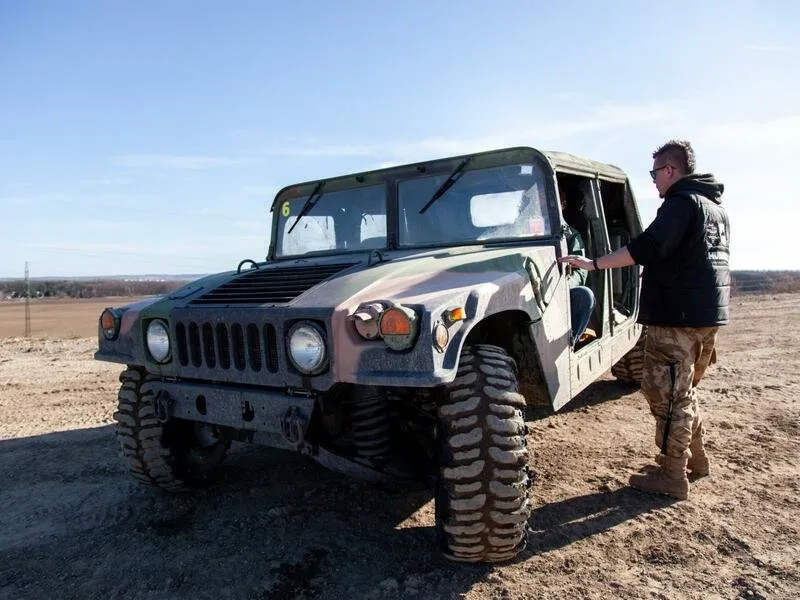 Řízení legendárního vozu Humvee
