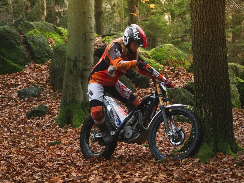 Motorky na trialové trati s mistrem ČR: Pardubický kraj