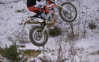 Motorky na trialové trati s mistrem ČR: Pardubický kraj