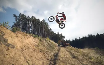 Motorky na trialové trati s mistrem ČR: Pardubický kraj