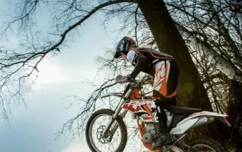 Motorky na trialové trati s mistrem ČR: Pardubický kraj
