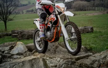 Motorky na trialové trati s mistrem ČR: Pardubický kraj