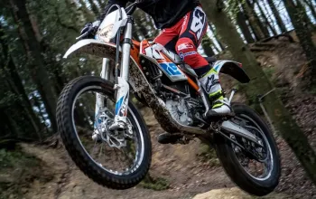 Motorky na trialové trati s mistrem ČR: Pardubický kraj