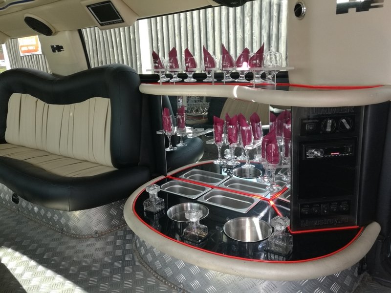 Párty jízda v Hummer limuzíně