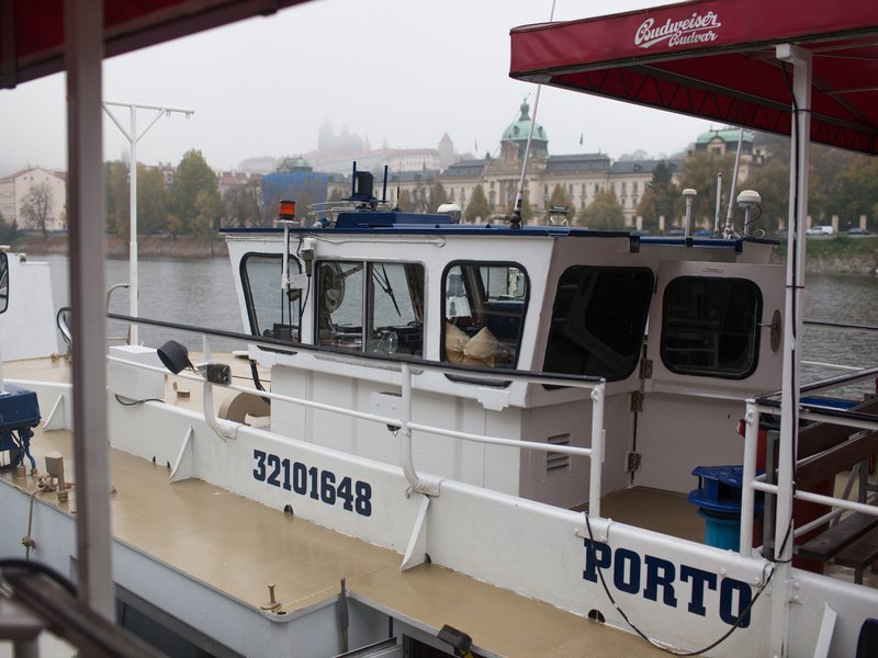 Romantická plavba po Vltavě s výhledem a gurmánským zážitkem