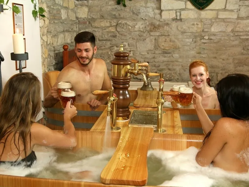 Pivní koupel s neomezenou konzumací piva Bernard