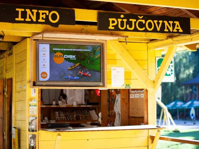 Splutí Jizery na kánoi nebo raftu