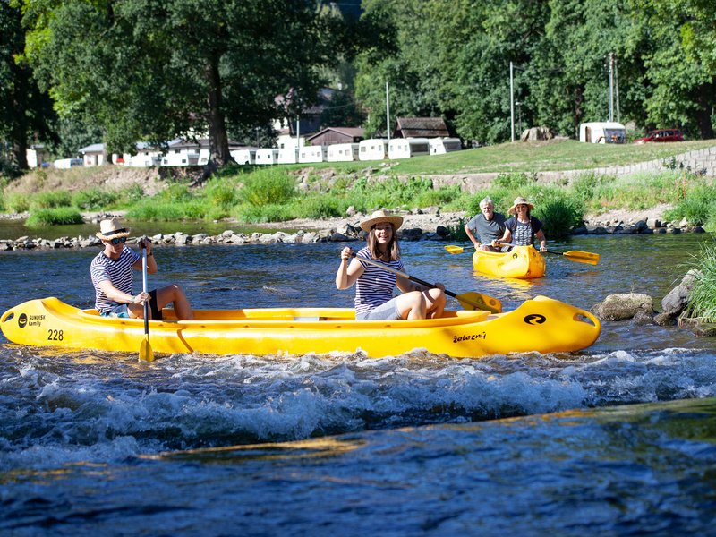 Splutí Jizery na kánoi nebo raftu