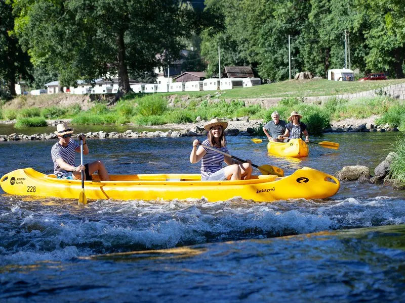 Splutí Jizery na kánoi nebo raftu