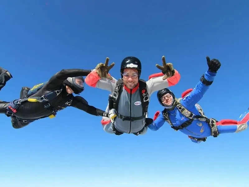 Výcvik volných pádů ze 4 000 m