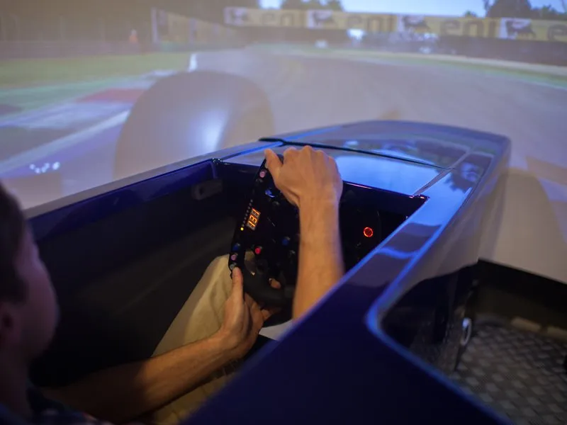 Závodní simulátor Formule 1