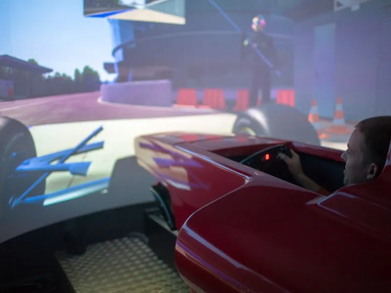 Závodní simulátor Formule 1