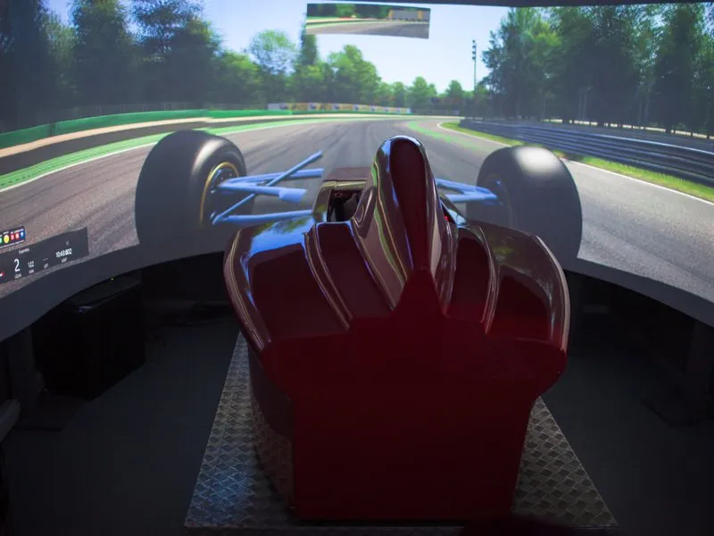 Závodní simulátor Formule 1