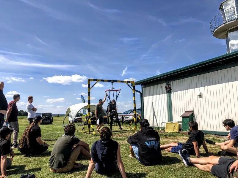 Základní parašutistický výcvik