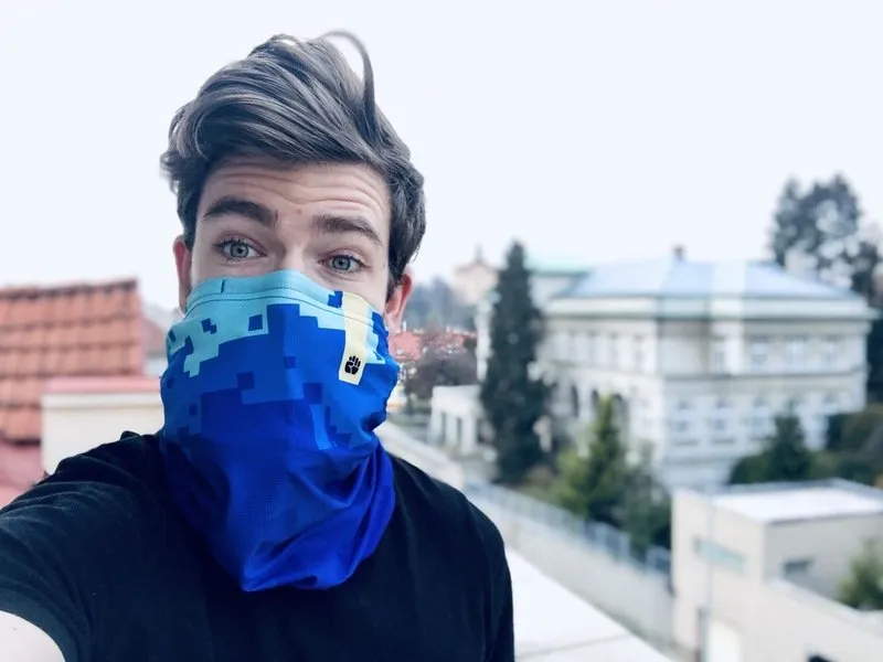 Antivirový nákrčník na podporu CF Hero: modrý