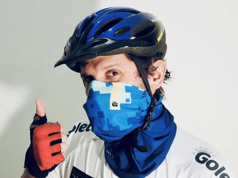 Antivirový nákrčník na podporu CF Hero: modrý