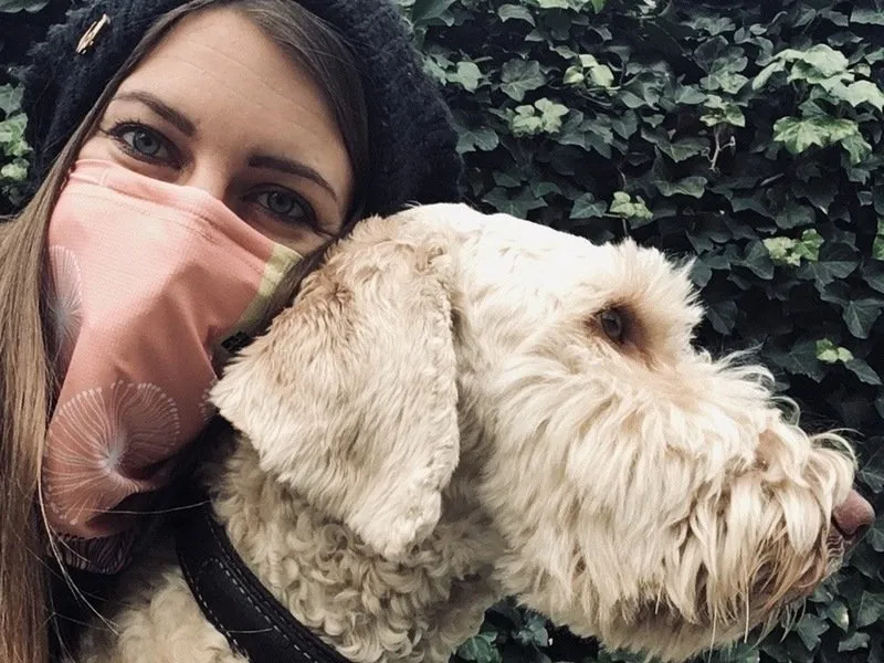 Antivirový nákrčník na podporu CF Hero: růžový