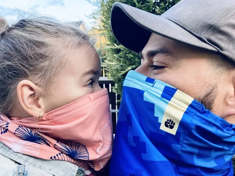 Antivirový nákrčník na podporu CF Hero: růžový