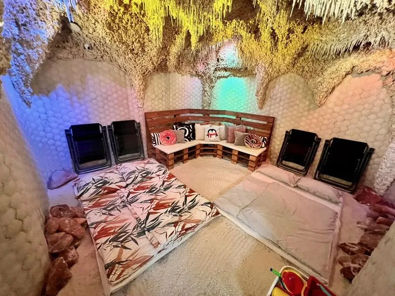 Noc v solné jeskyni + privátní sauna