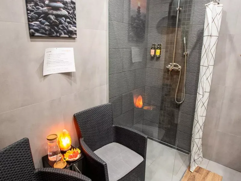 Noc v solné jeskyni + privátní sauna