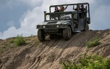 Humvee: Řízení + safari jízda na korbě