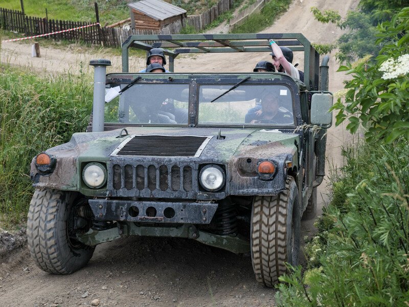 Humvee: Řízení + safari jízda na korbě