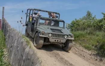 Humvee: Řízení + safari jízda na korbě