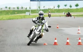 Kurz bezpečné jízdy na motorce