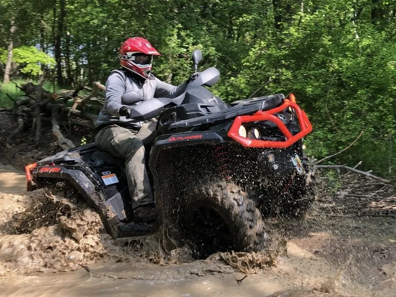 Jízda v terénu na ATV čtyřkolce