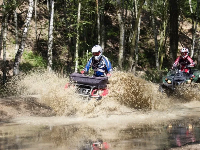 Jízda v terénu na ATV čtyřkolce