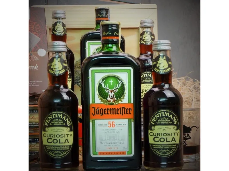 Dárková bedna s páčidlem pro muže Jägermeister Celá ČR