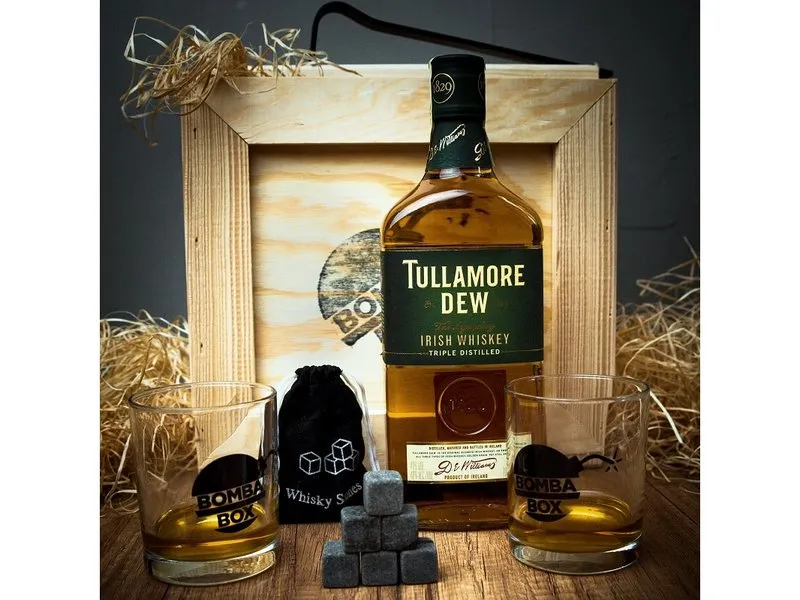 Dárková bedna s páčidlem pro muže s whiskey Tullamore DEW Original Celá ČR