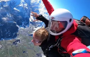 Tandemový seskok padákem v Rakousku: Zell am See Tandemový seskok padákem v Rakousku: Zell am See – dárek a zážitek