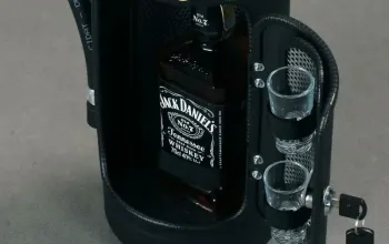 Hasicí bar s láhví alkoholu: Černý