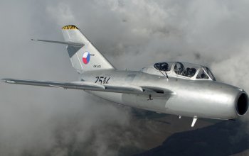 Let unikátní českou stíhačkou MiG-15: Hradec Králové