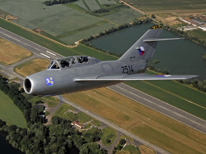 Let unikátní českou stíhačkou MiG-15: Hradec Králové