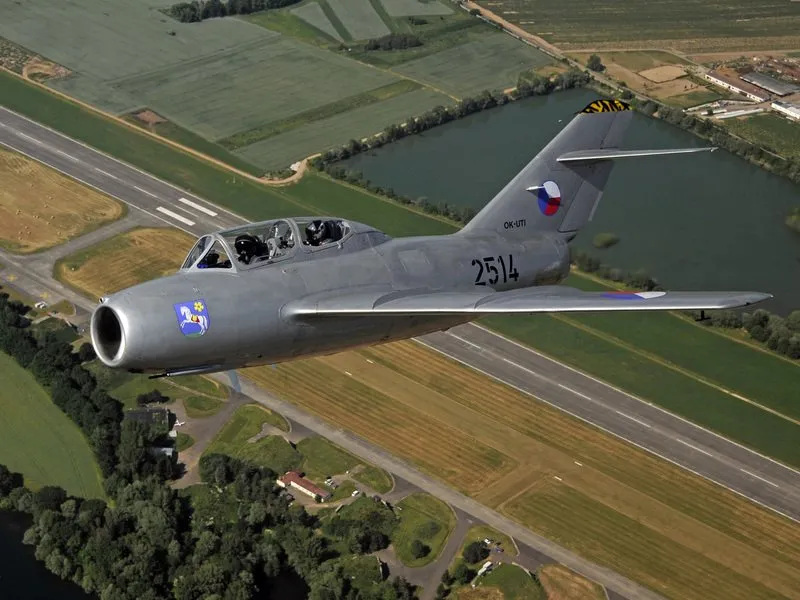 Let unikátní českou stíhačkou MiG-15: Hradec Králové