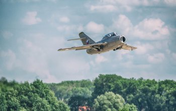 Let unikátní českou stíhačkou MiG-15: Hradec Králové