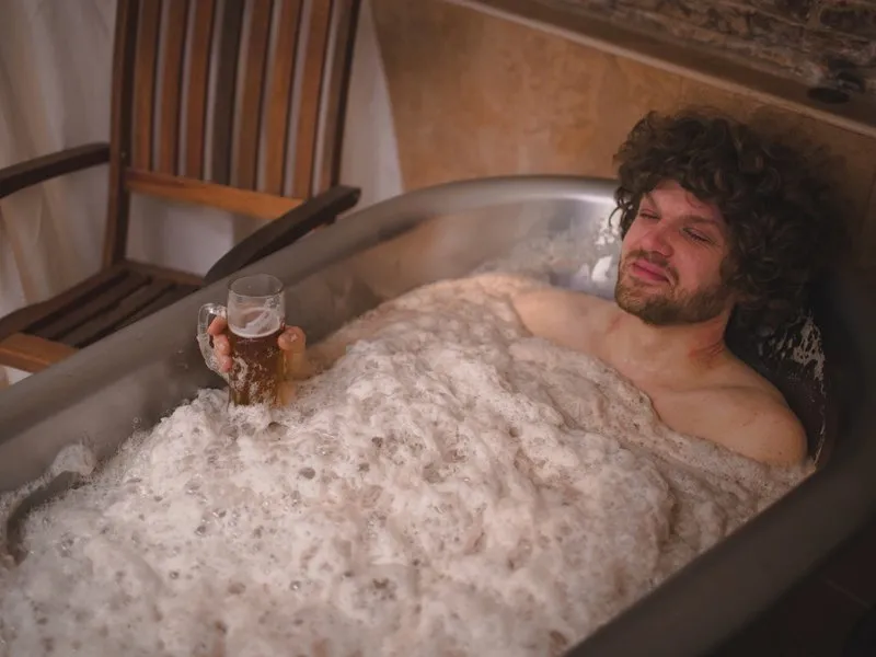 Relaxační pivní koupel pro milovníky piva
