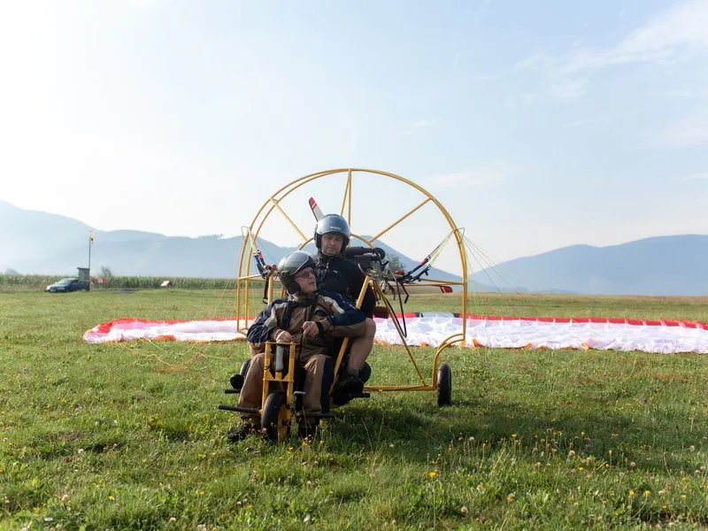 Motorový paragliding