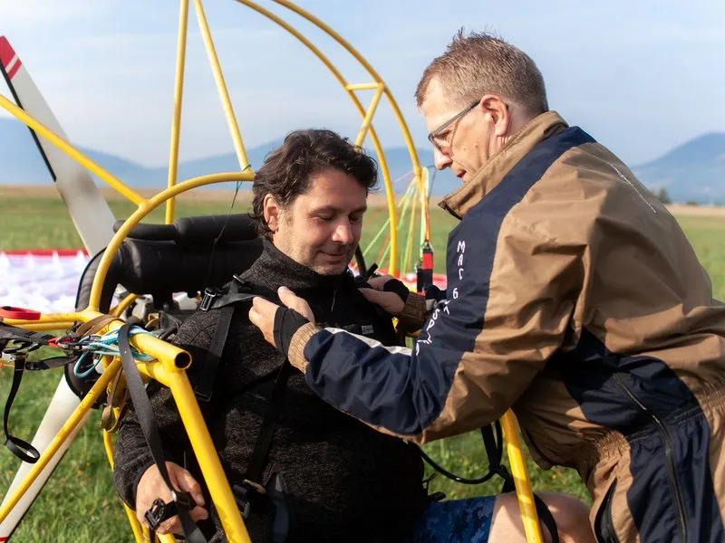 Motorový paragliding