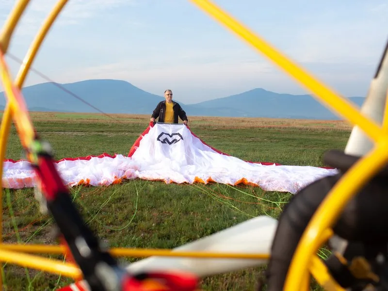 Motorový paragliding