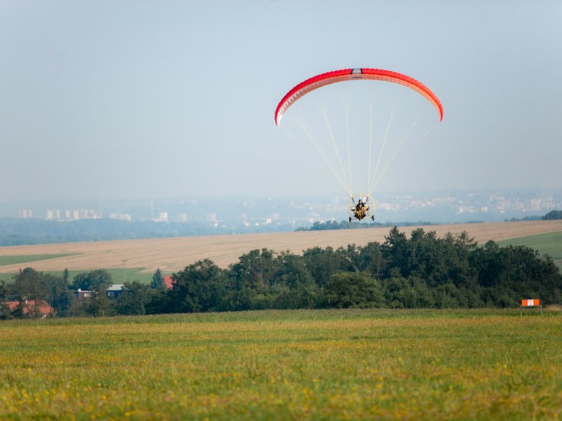Motorový paragliding